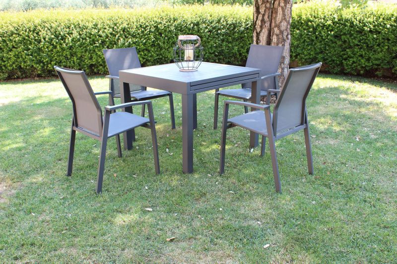 JERRI - set tavolo in alluminio cm 90/180 x 90 x 75 h con 4 poltrone Lotus