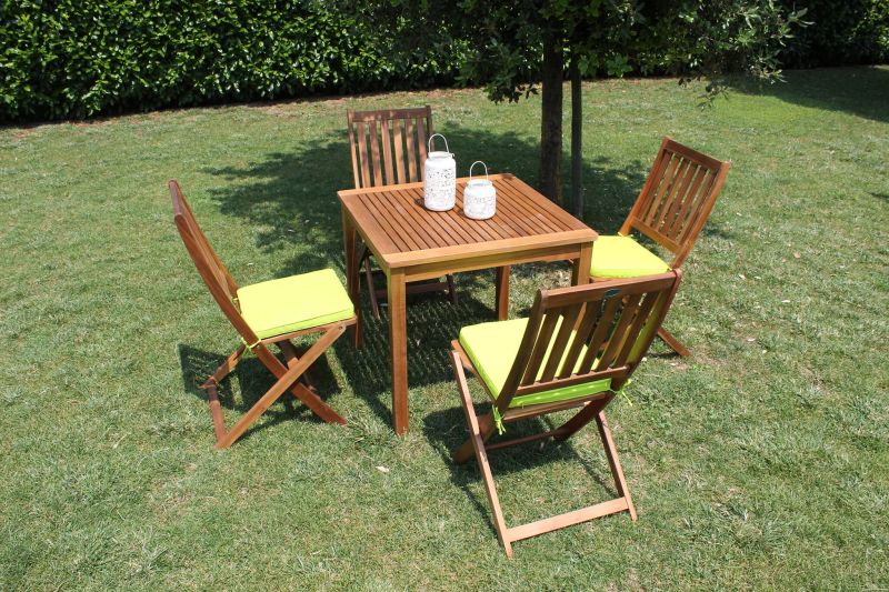 AARON - set tavolo in legno massiccio di acacia cm 80 x 80 x 74 h con 4 sedie Dresda